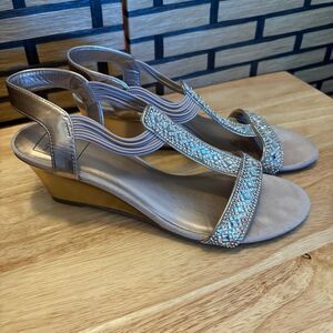 New York Transit Gold Wedges Size 9.5‎